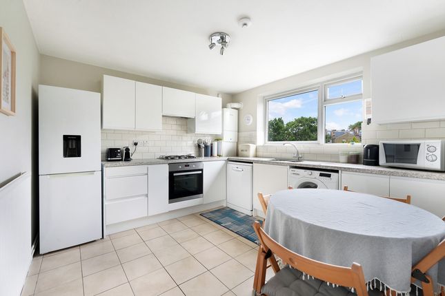 Wimbledon Park Road, London, SW18 2 bed flat for sale