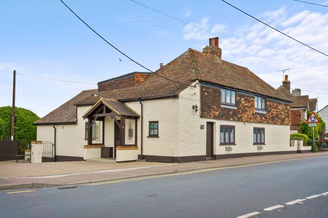 5 bed detached house