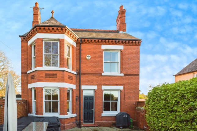 4 bed detached house