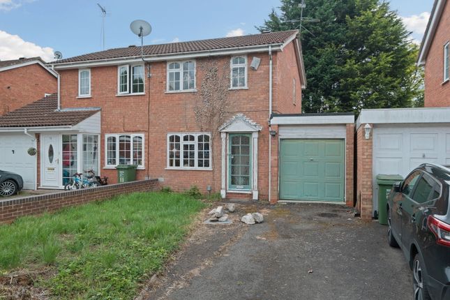 Moorgate Close, Church Hill North... 2 bed semi