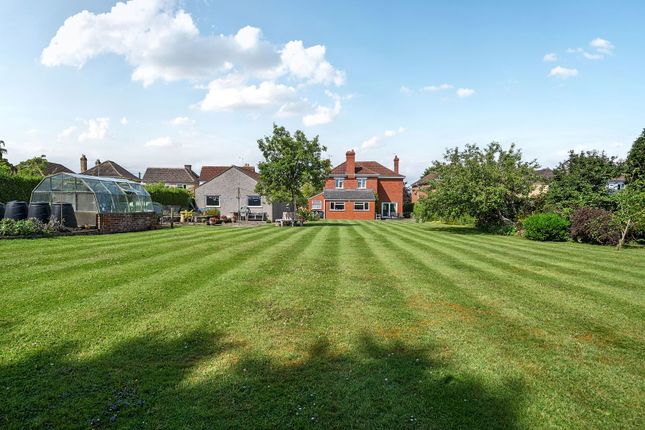 London Road, Chippenham SN15 4 bed detached house for sale