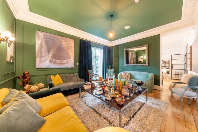 Wadham Gardens, London, NW3 6 bed detached house for sale