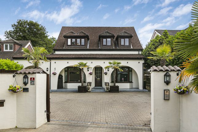 Acacia Avenue, Wraysbury, TW19 4 bed detached house for sale