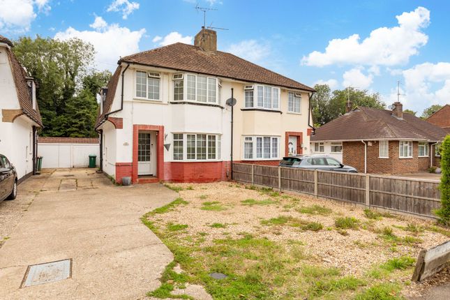 St. Marys Drive, Crawley RH10 3 bed semi