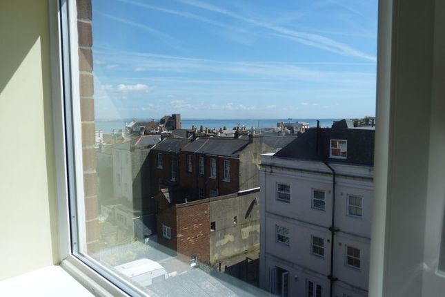2 bed flat