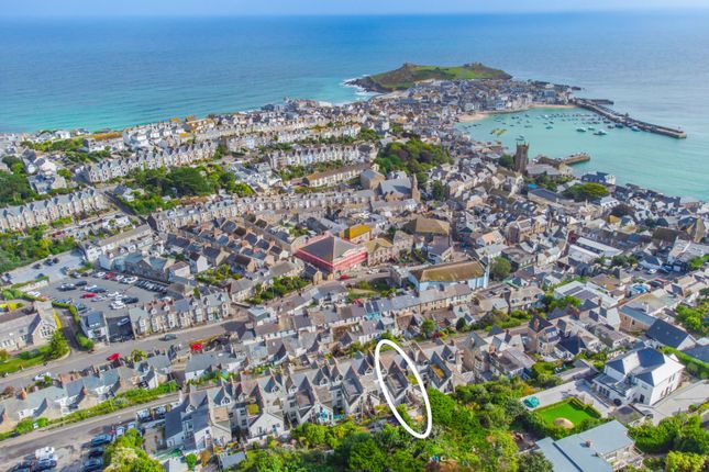 Park Avenue, Cornwall TR26 4 bed terraced house for sale