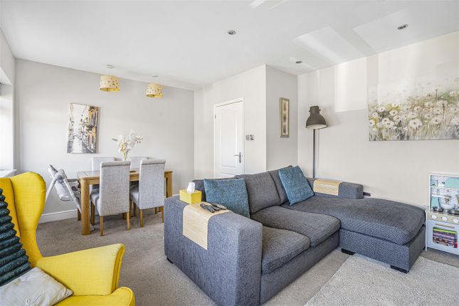 2 bedroom maisonette for sale