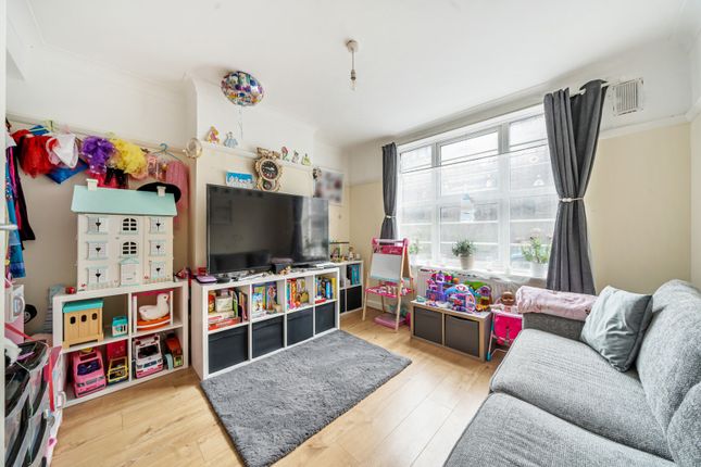 Burnt Ash Hill, Lee 2 bed apartment for sale
