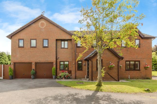6 bedroom detached house for sale