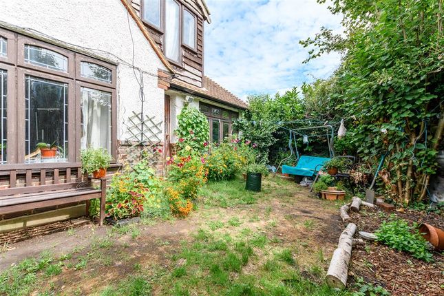 Red Street, Southfleet, Gravesend, Kent 3 bed chalet for sale