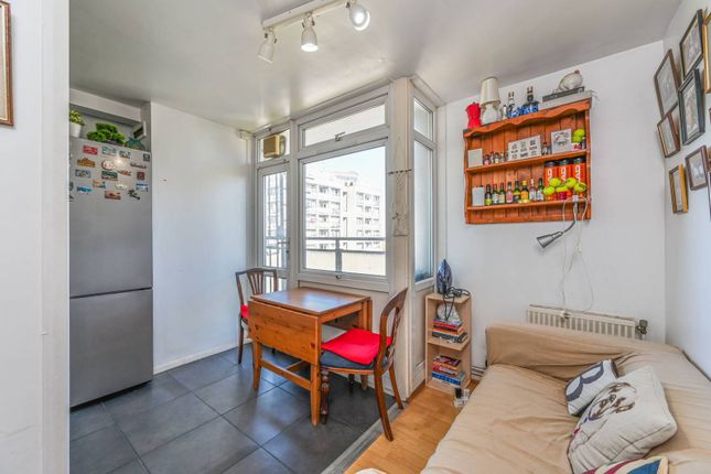 Hillingdon Street, Kennington... 3 bed flat for sale