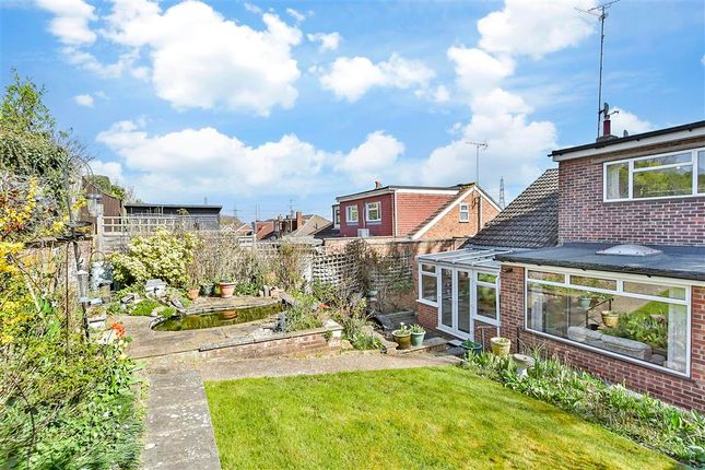 Northumberland Road, Istead Rise, Kent 4 bed chalet for sale