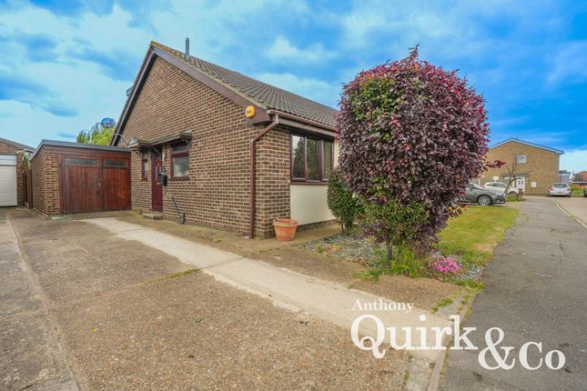 Parklands, Canvey Island, SS8 3 bed chalet for sale