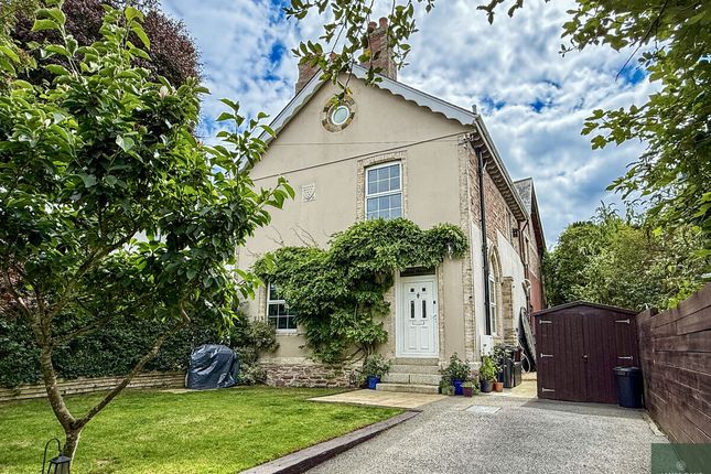 5 bedroom semi-detached house for sale