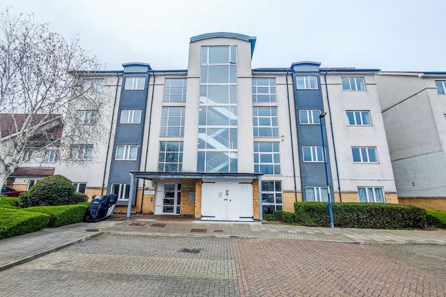 Fantail Close, Thamesmead, SE28 2 bed ground floor flat for sale