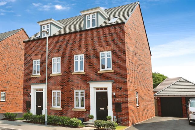 3 bedroom semi-detached house for sale