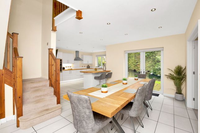 Harvest Hill, East Grinstead RH19 5 bed detached house for sale