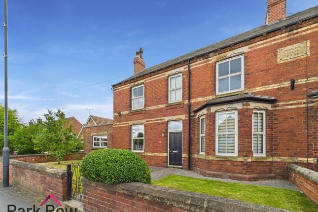 Moor Lane, Sherburn In Elmet, Leeds 4 bed semi