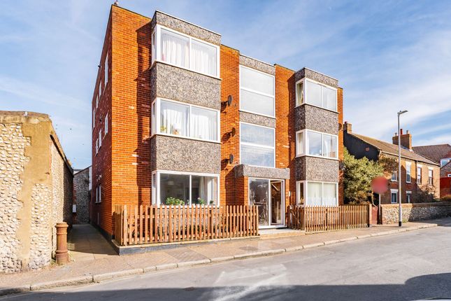 West Cliff, Temple Court 2 bed apartment for sale