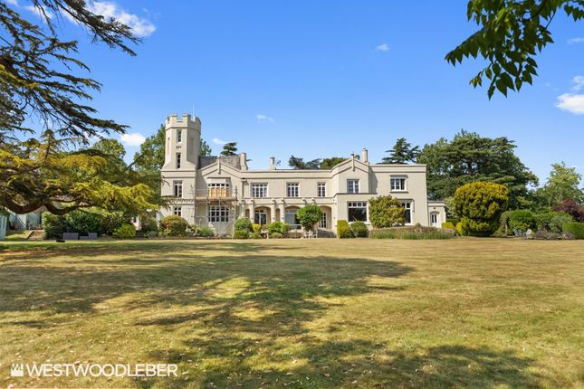 Beaumont Road, Broxbourne EN10 6 bed terraced house for sale