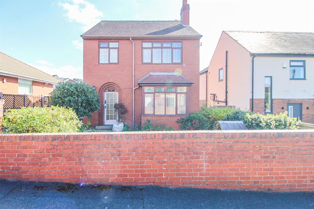 Wynthorpe Road, Wakefield WF4 3 bed detached house for sale