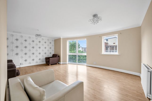 Poplar High Street, London, E14 1 bed flat for sale