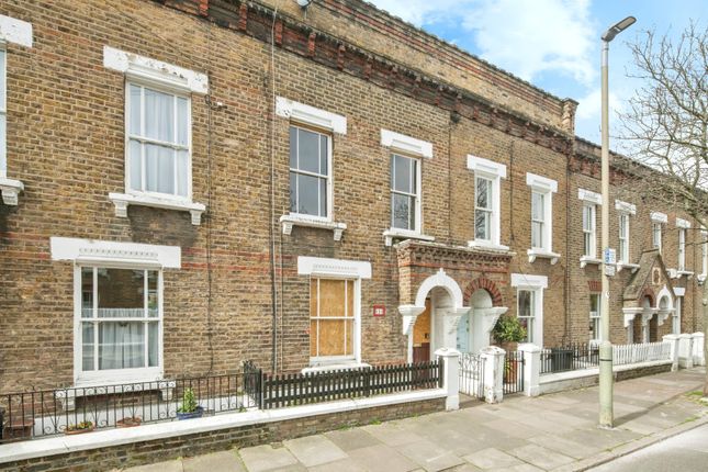 2 bed detached house