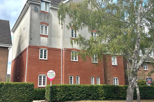 Fox Court, Aldershot 2 bed flat for sale