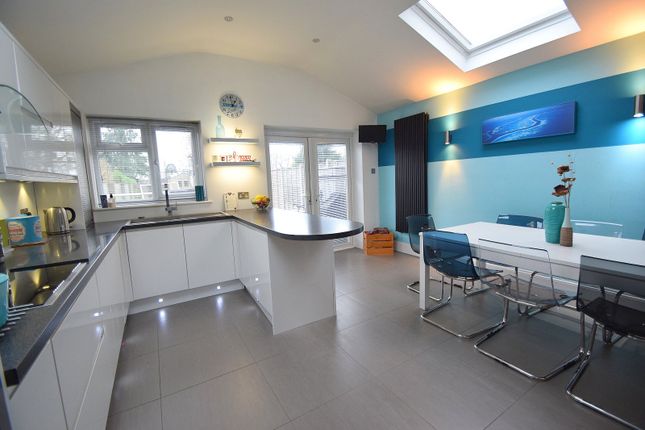 Straight Road, Old Windsor... 3 bed semi