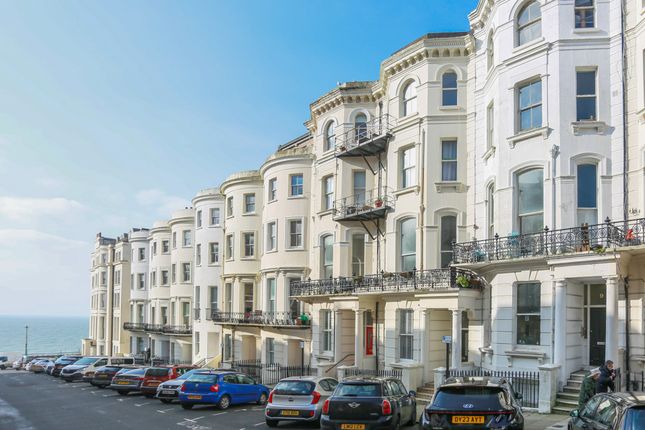 Chesham Place, Brighton, BN2 2 bed flat for sale