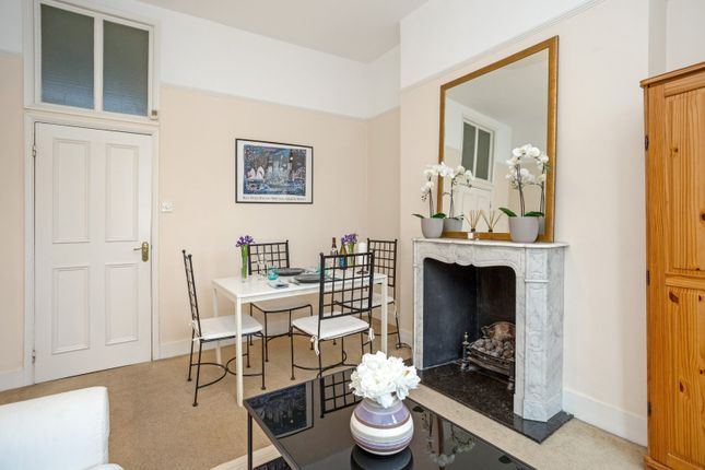 Whittingstall Road, London 2 bed flat for sale