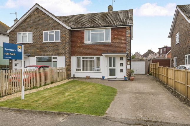 Fairlands Avenue, Guildford GU3 2 bed semi