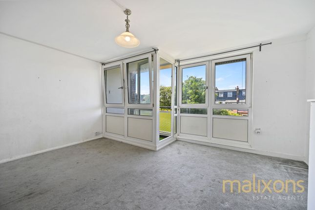 Barringer Square, London SW17 3 bed flat for sale