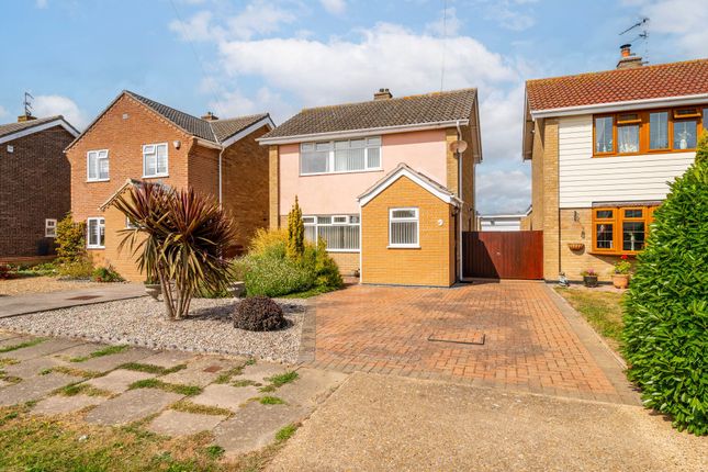 Rowan Way, Lowestoft 3 bed detached house for sale