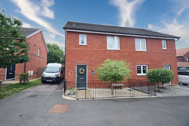 3 bedroom semi-detached house for sale