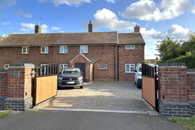 Swinderby Road, Collingham, Newark 4 bed semi