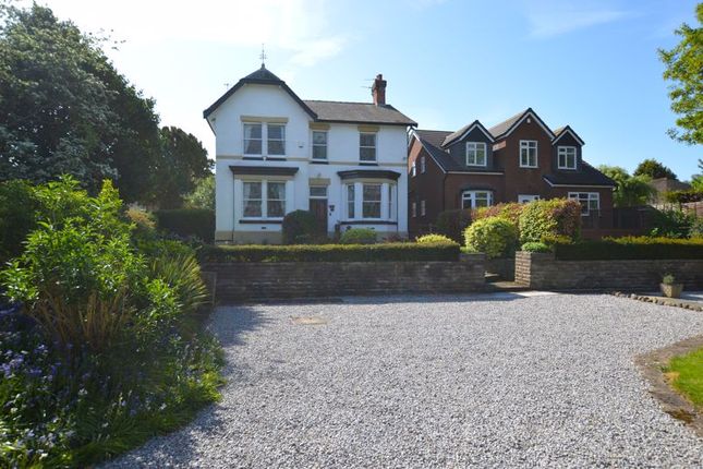 Liverpool Road South, Ormskirk L40 4 bed detached house for sale