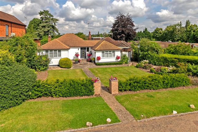 Goodyers Avenue, Radlett... 3 bed bungalow for sale