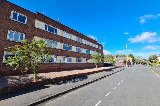Scotts Road, Stourbridge DY8 2 bed flat for sale