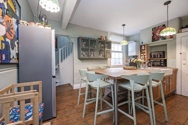 Hague Street, Bethnal Green, London, E2 3 bed terraced house for sale