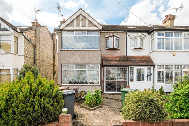 Ainslie Wood Gardens, Chingford 3 bed house for sale