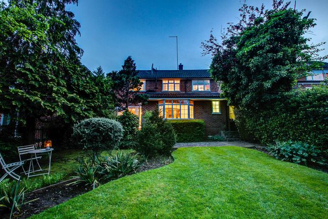 4 bed detached house