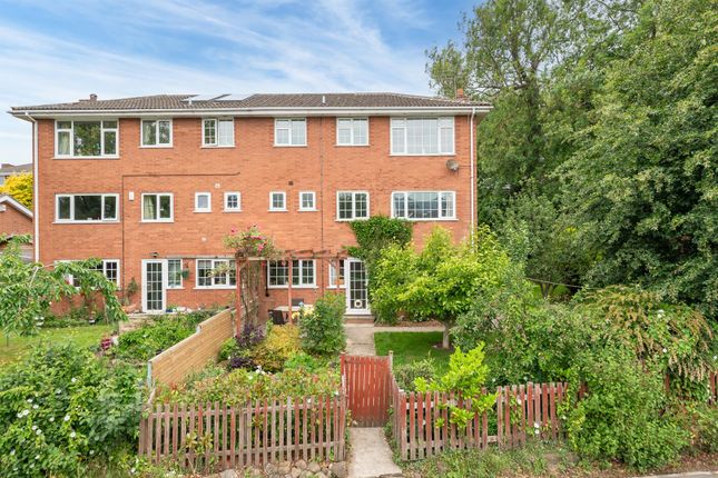 Newall Hall Park, Otley LS21 5 bed semi