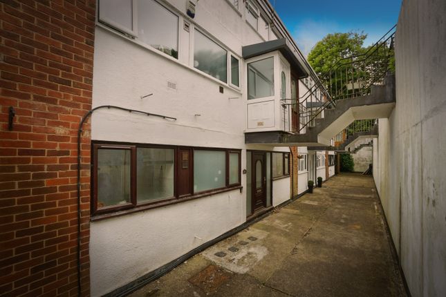 2 bedroom maisonette for sale
