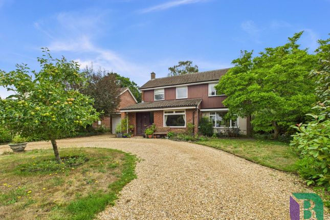 The Mount, Milton Keynes MK17 3 bed detached house for sale