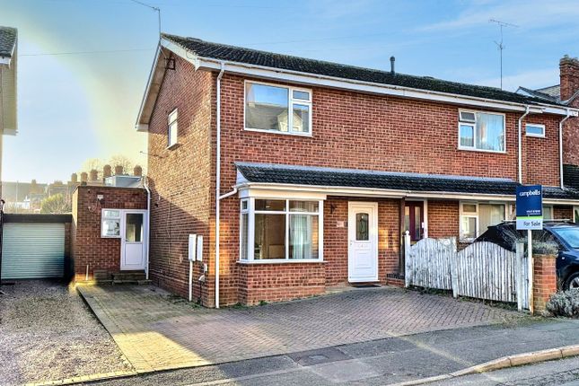 Ashworth Street, Daventry, NN11 4AR 3 bed semi