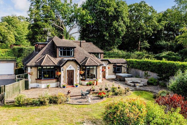 Hollow Lane, Lingfield RH7 3 bed house for sale