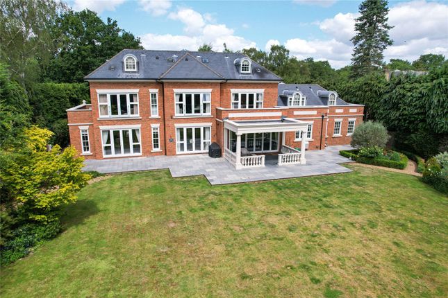 Chargate Close, Burwood Park, KT12 6 bed detached house for sale