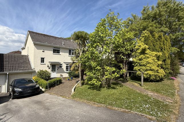 3 bedroom link detached house for sale