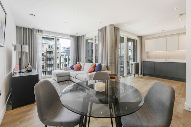Icemaid Court, Rookwood Way, London, E3 2 bed apartment for sale